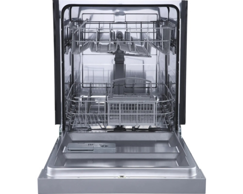 Interieur van een vaatwasser met open korven