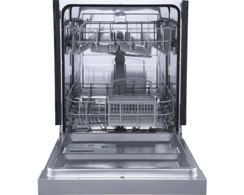 Open vaatwasser met rekken