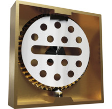 Doorsnede van een ventilatieapparaat met een geperforeerde rotor in een behuizing