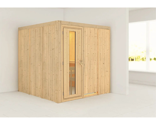 Houten sauna met glazen deur in een lichte ruimte