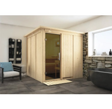 Houten binnensauna met glazen deur in een badkamer