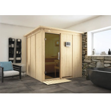 Interieurbeeld met houten sauna met glazen deur en digitale bediening naast bad en zithoek