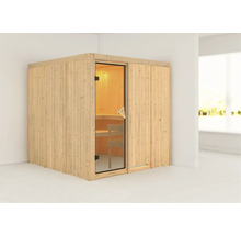Houten sauna met glazen deur in een lichte ruimte.