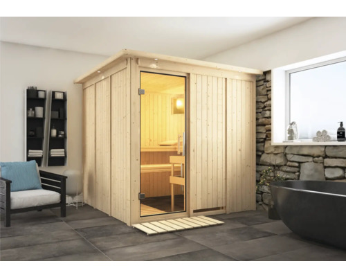 Houten sauna met glazen deur in een badkamer