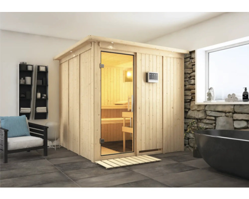 Interieur van een sauna met houten elementen en bediening