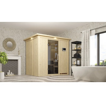 Sauna in de badkamer met bad en plank