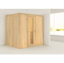 Houten sauna met glazen deur in een lichte ruimte.