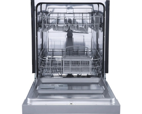 Open vaatwasser met vaatwaskorven