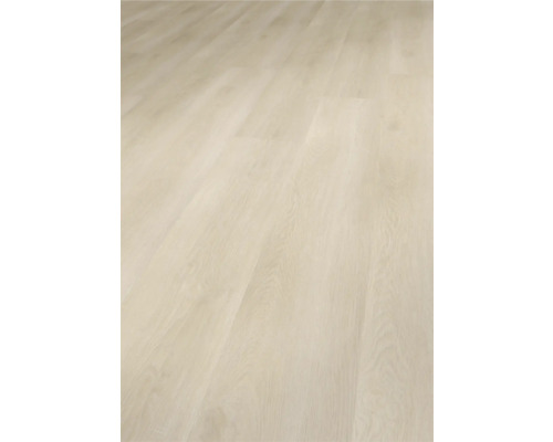 Lichte laminaatvloer met houtlook.