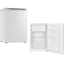 Witte koelkast, gesloten en open weergegeven