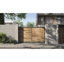 Houten toegangspoort voor een modern huis