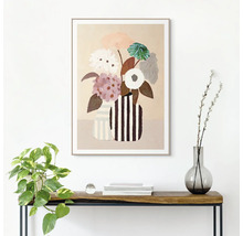 Schilderij met bloemstilleven in gestreepte vaas boven console