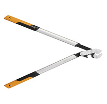 Takkenschaar met lange steel voor het snoeien van bomen en struiken