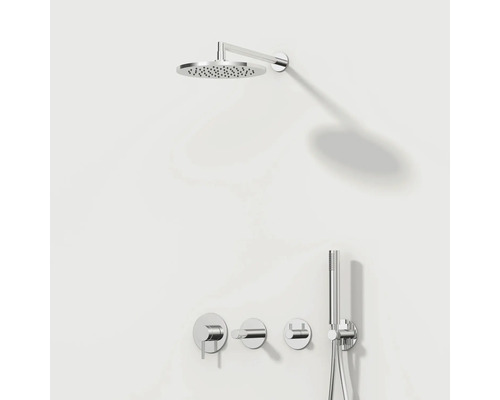 Doucheset met hoofddouche en handdouche aan de muur