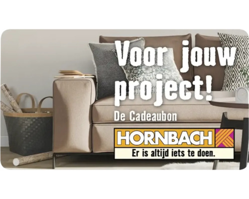 Decoratieve woonkamer met bank, kussens en decoratieve afvalbak en Hornbach Logo
