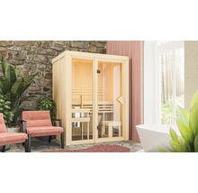 Interieurbeeld van een sauna met glazen deur, houten banken en accessoires in een badkamer