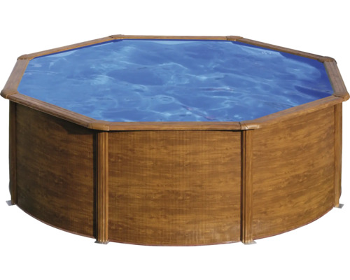 Achtvormig zwembad met houten bekleding en blauw water