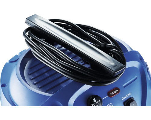 Detailweergave van een nat- en droogzuiger met kabeloproller