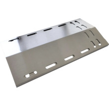 Metalen grillvlamverspreider met uitsparingen