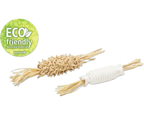 Twee kattenspeeltjes van gerecycled materiaal met het Beetztees logo en het Eco Friendly keurmerk.