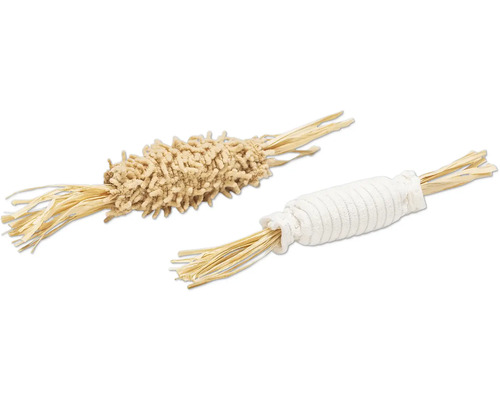 Twee kattenspeeltjes van stro en stof