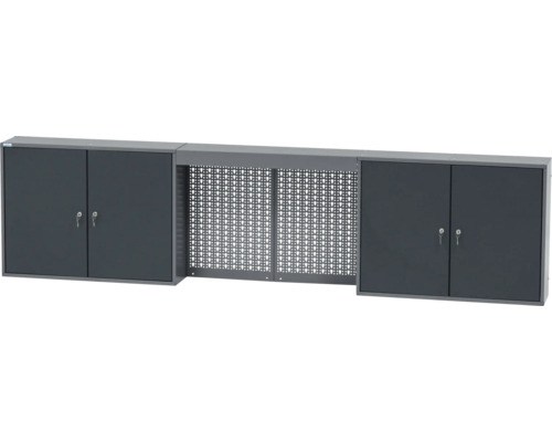 Werkplaatsinrichting met twee afsluitbare kasten en een geperforeerde wand