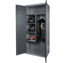 Open metalen kast met helmen en leren jas