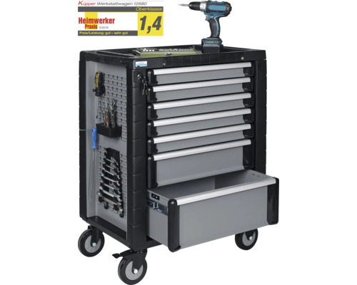Werkplaatswagen met zeven laden en geperforeerde wand inclusief gereedschap en accuboormachine.