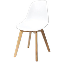 Witte stoel met houten poten