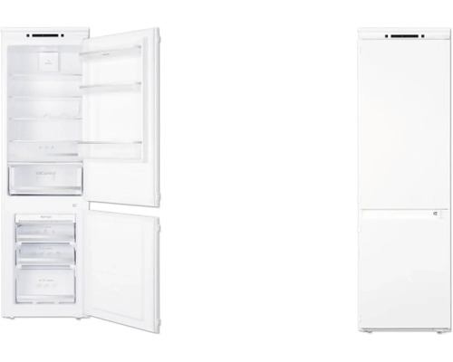 Witte koel-vriescombinatie met geopende deur naar de helft van de compartimenten