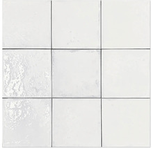 Negen vierkante, witte wandtegels