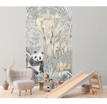 Kinderkamer met jungle fotobehang, stoel en glijbaan