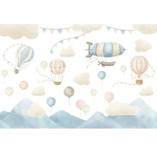 Illustratie van heteluchtballonnen, luchtschip, wolken en bergen voor kinderkamerdecoratie