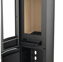 Gedetailleerd beeld van een kachel met open deur en aslade