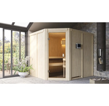 Hoeksauna met houten banken en bedieningselement in een lichte ruimte met groot raam en kachel.