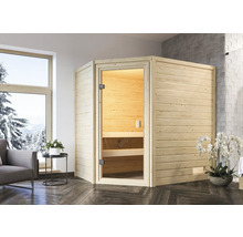 Houten sauna met glazen deur en interieur in een lichte ruimte.