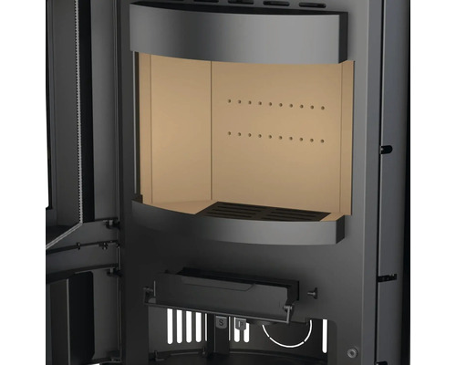 Detailaanzicht van een houtkachel met open verbrandingskamer