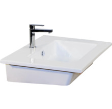 Wastafel met kraan voor de badkamer