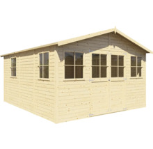 Houten tuinhuis met ramen en dubbele deur