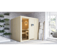 Houten sauna met banken en bedieningselement in een lichte ruimte met plantenwand en bad