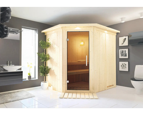 Houten hoeksauna met glazen deur in een badkamer
