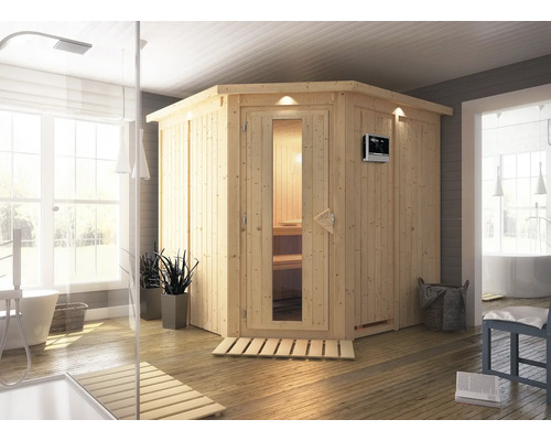 Badkamer met houten sauna, douche en bad