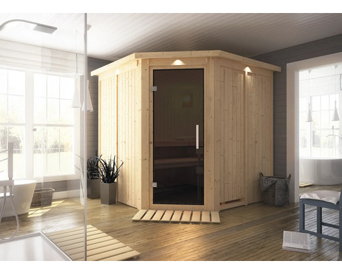 Houten sauna met glazen deur in badkamer