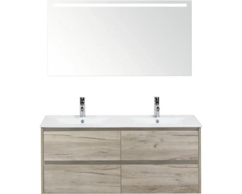 Dubbele wastafel met spiegel en onderkast in de badkamer