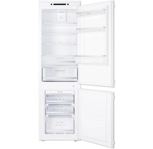 Geopende witte koelkast met meerdere compartimenten