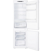 Geopende koelkast met meerdere planken en lades