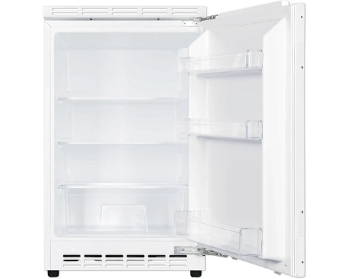 Open, lege koelkast met planken.