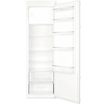 Geopende, witte koelkast met planken en lades