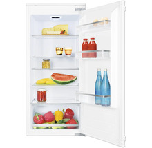 Open koelkast gevuld met levensmiddelen