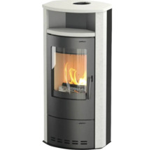 Houtkachel met houtvuur en opbergvakken